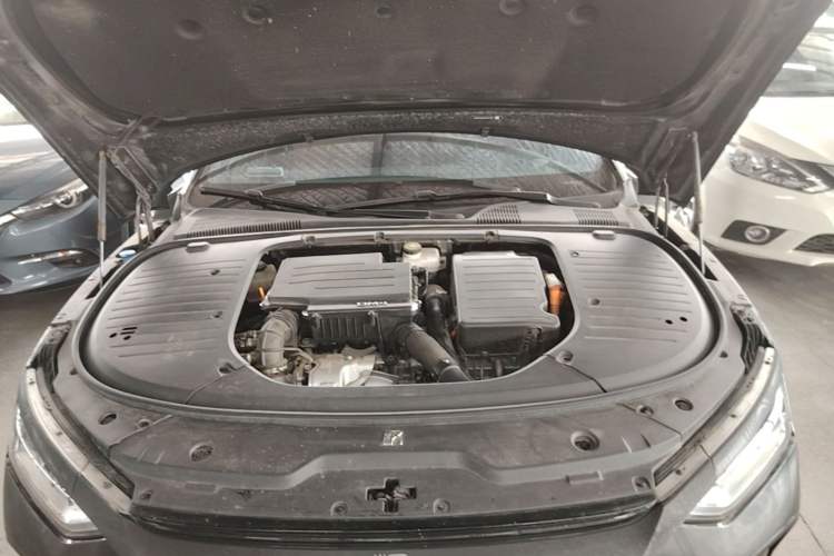 Used BYD Han 2022 DM-i 121KM Luxury Model Engine Bay