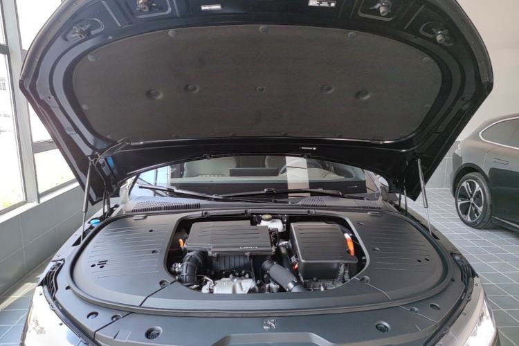 Used BYD Han 2022 DM-i 121KM Luxury Model Engine Bay