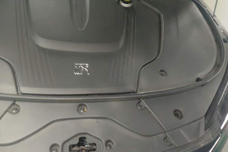 Used BYD Han 2022 EV Genesis Edition 715 km Front-Wheel-Drive Flagship Model Engine Bay Left