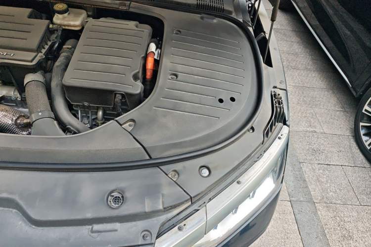 Used BYD Han 2022 DM-i 121KM Prestige Model Engine Bay Left