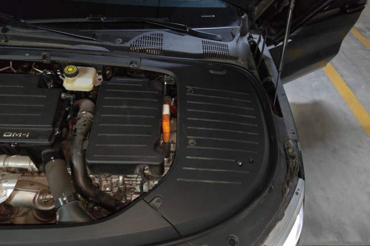 Used BYD Han 2022 DM-i 121KM Luxury Model Engine Bay Left