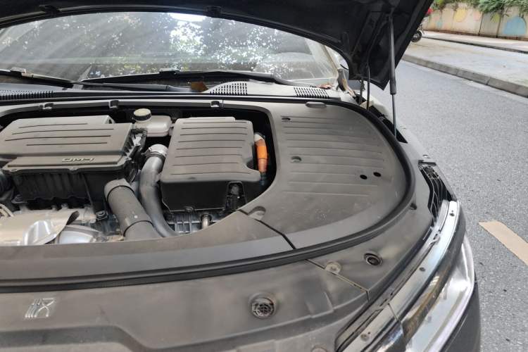 Used BYD Han 2022 DM-i 121KM Luxury Model Engine Bay Left