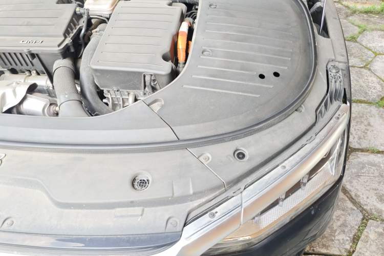 Used BYD Han 2022 DM-i 121KM Luxury Model Engine Bay Left