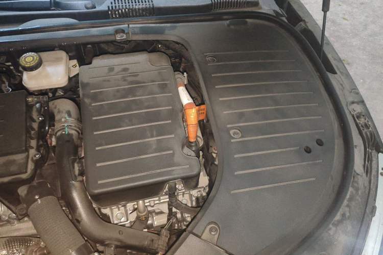Used BYD Han 2022 DM-i 121KM Luxury Model Engine Bay Left