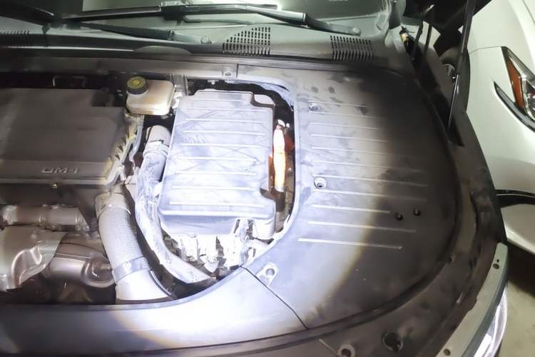 Used BYD Han 2022 DM-i 121KM Luxury Model Engine Bay Left