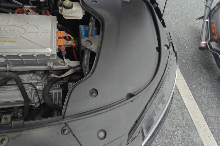 Used BYD Han 2022 EV Genesis Edition 715 km Front-Wheel-Drive Flagship Model Engine Bay Left