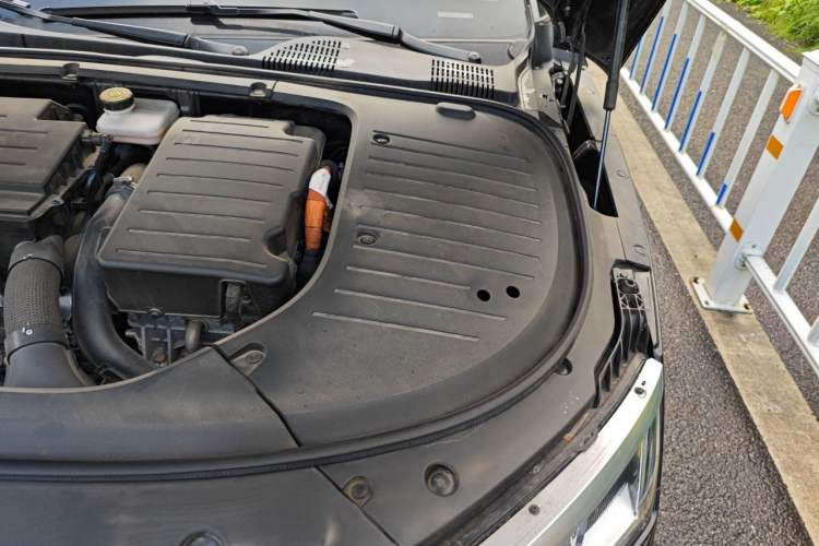 Used BYD Han 2022 DM-i 121KM Luxury Model Engine Bay Left