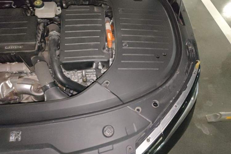 Used BYD Han 2022 DM-i 121KM Luxury Model Engine Bay Left