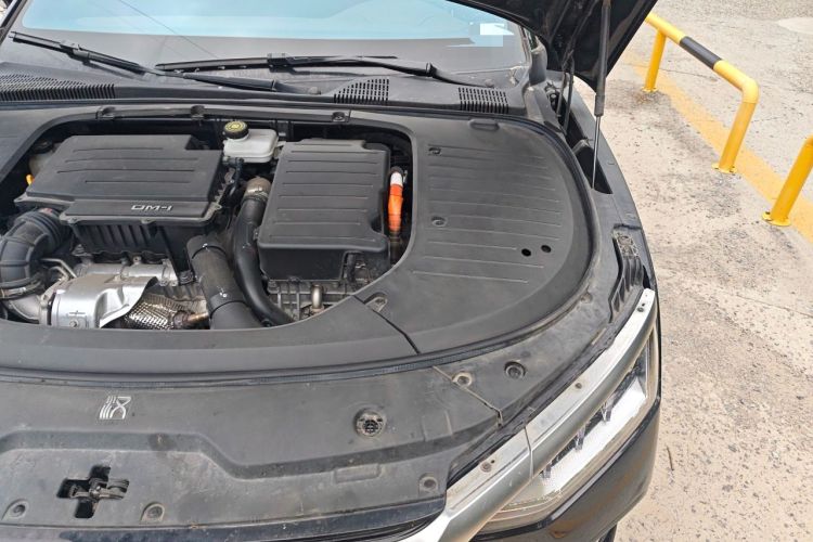 Used BYD Han 2022 DM-i 121KM Prestige Model Engine Bay Left
