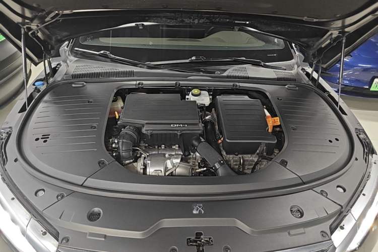 Used BYD Han 2022 DM-i 121KM Prestige Model Engine Bay