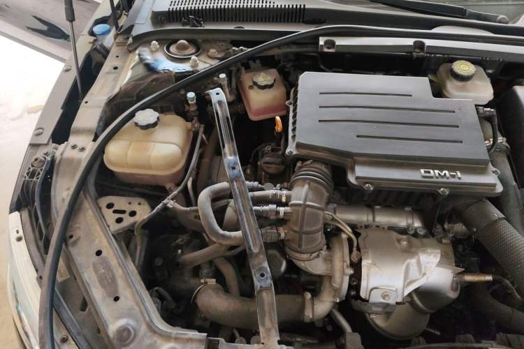 Used BYD Han 2022 DM-i 121KM Luxury Model Engine Bay Right