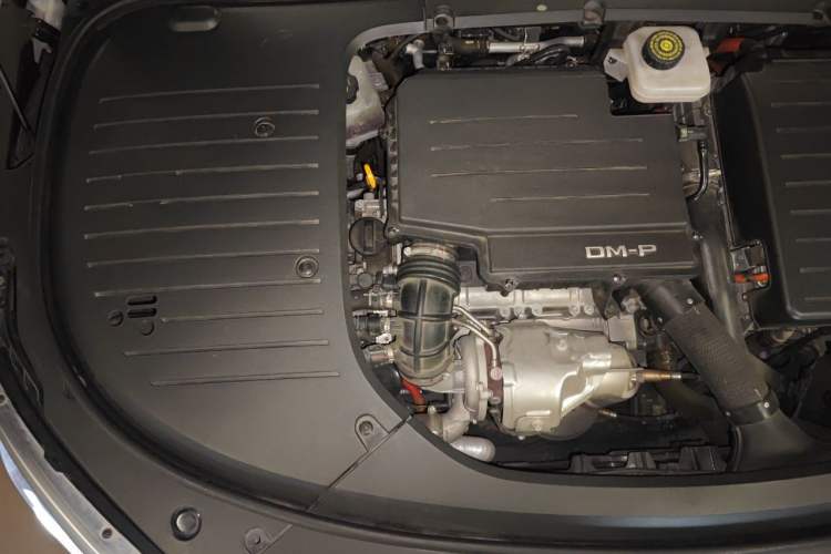 Used BYD Han 2022 DM-p 202km Four-Wheel Drive Flagship Model Engine Bay Right