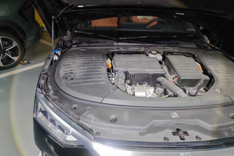 Used BYD Han 2022 DM-i 121KM Prestige Model Engine Bay Right