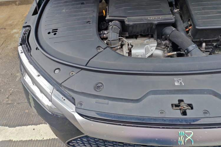Used BYD Han 2022 DM-i 121KM Luxury Model Engine Bay Right
