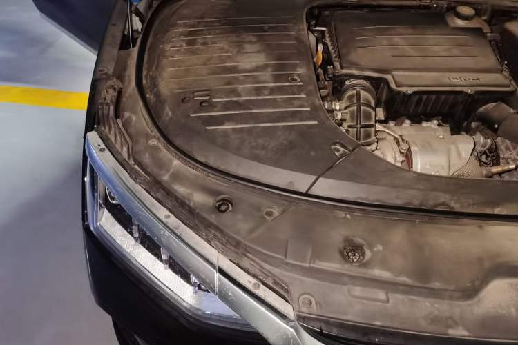 Used BYD Han 2022 DM-i 121KM Luxury Model Engine Bay Right