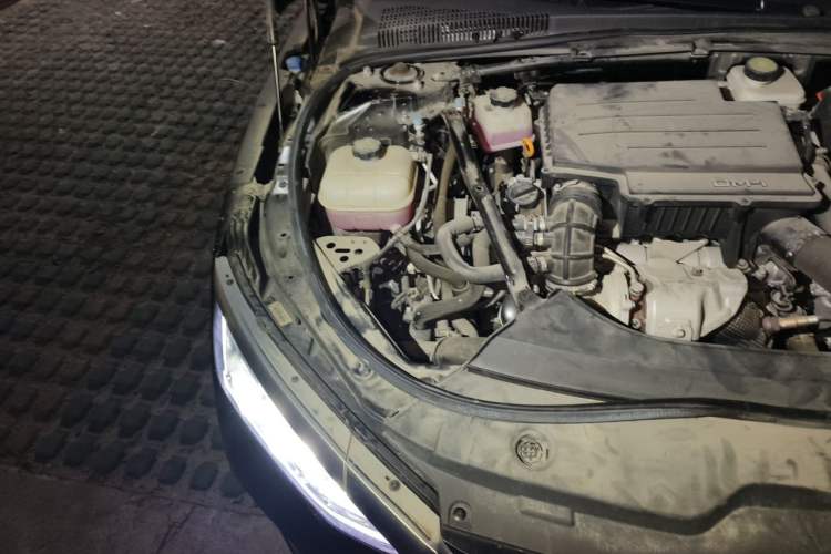 Used BYD Han 2022 DM-i 121KM Prestige Model Engine Bay Right