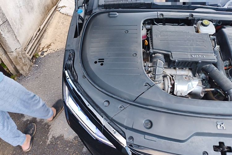 Used BYD Han 2022 DM-i 121KM Luxury Model Engine Bay Right