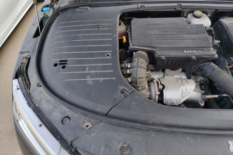 Used BYD Han 2022 DM-i 121KM Luxury Model Engine Bay Right