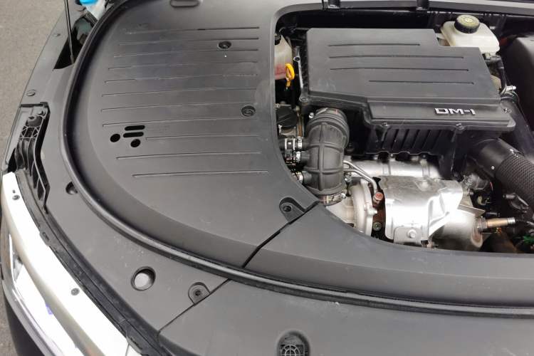 Used BYD Han 2022 DM-i 121KM Prestige Model Engine Bay Right