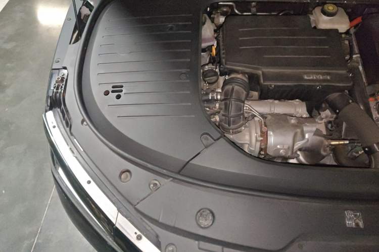 Used BYD Han 2022 DM-i 121KM Luxury Model Engine Bay Right