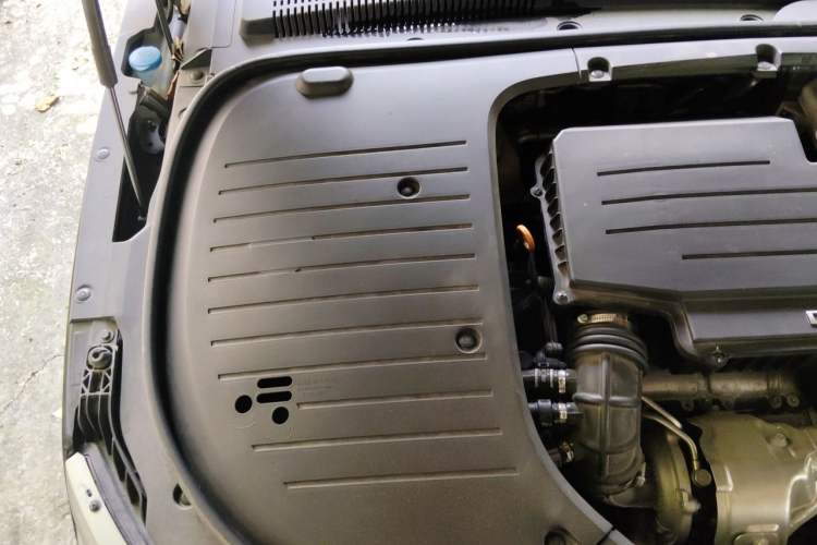Used BYD Han 2022 DM-i 121KM Luxury Model Engine Bay Right