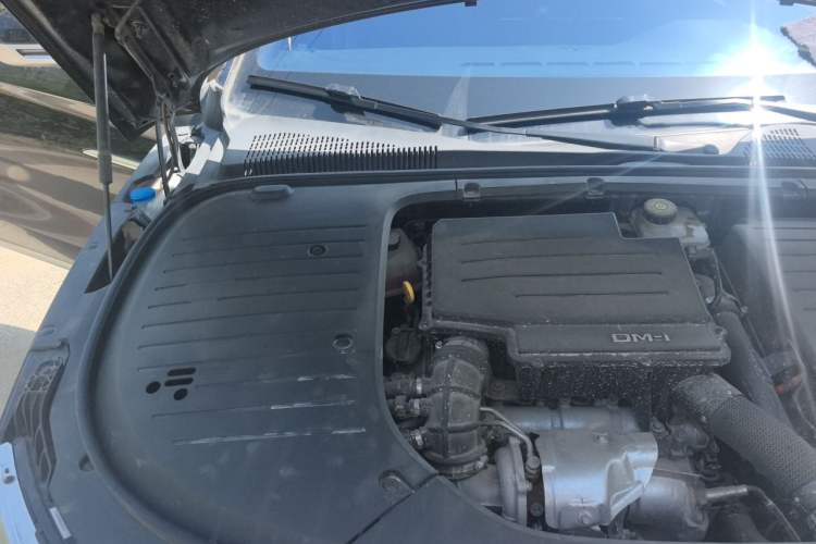 Used BYD Han 2022 DM-i 121KM Luxury Model Engine Bay Right