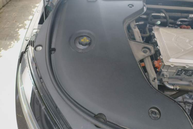 Used BYD Han 2022 EV Genesis Edition 715KM Front-Wheel-Drive Prestige Model Engine Bay Right