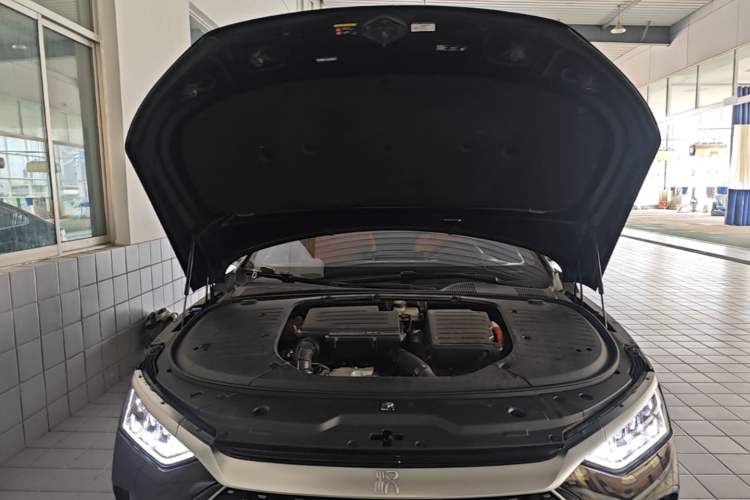 Used BYD Han 2022 DM-i 121KM Prestige Model Engine Bay