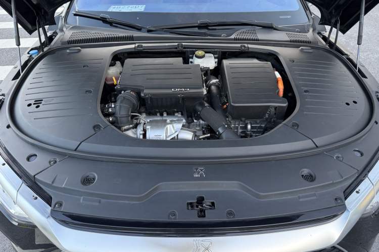 Used BYD Han 2022 DM-i 121KM Luxury Model Engine Bay