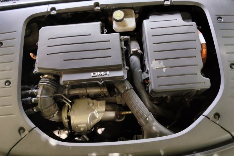 Used BYD Han 2022 DM-i 121KM Luxury Model Engine Bay