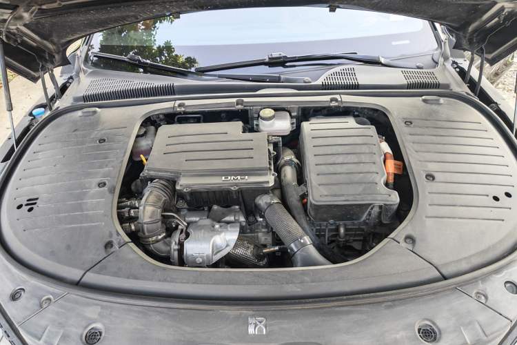 Used BYD Han 2022 DM-i 121KM Luxury Model Engine Bay