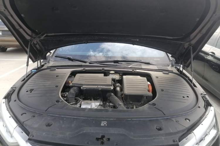 Used BYD Han 2022 DM-i 121KM Luxury Model Engine Bay