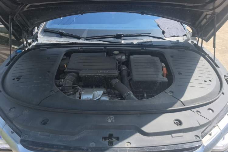 Used BYD Han 2022 DM-i 121KM Luxury Model Engine Bay