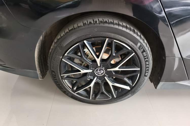 Used BYD Han 2022 DM-p 202km Four-Wheel Drive Flagship Model Exterior 5