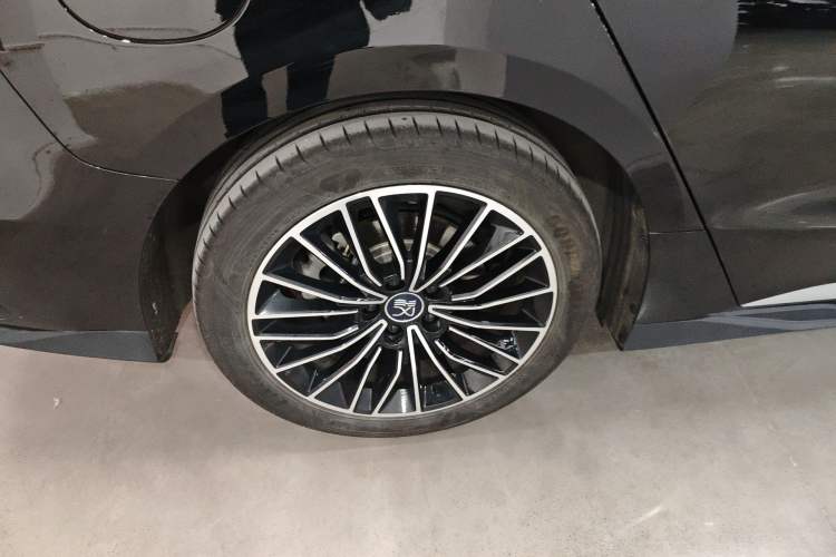 Used BYD Han 2022 DM-i 121KM Luxury Model Exterior 5