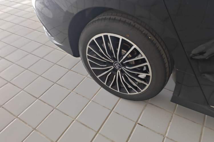Used BYD Han 2022 DM-i 121KM Prestige Model Exterior 5