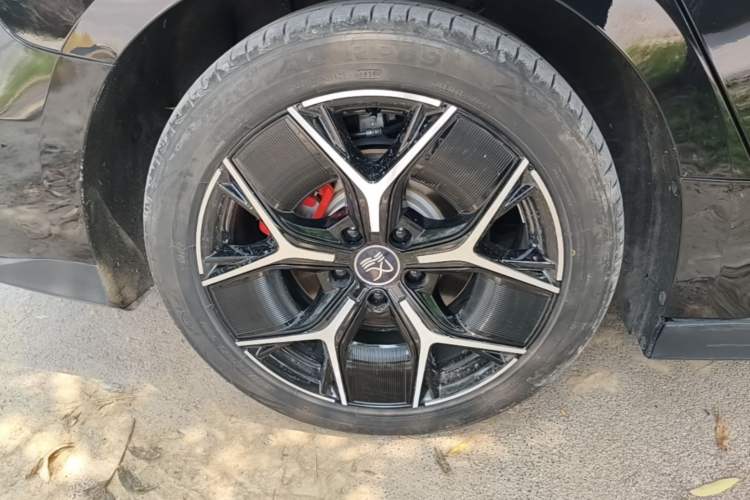 Used BYD Han 2022 EV Genesis Edition 715KM Front-Wheel-Drive Prestige Model Exterior 5