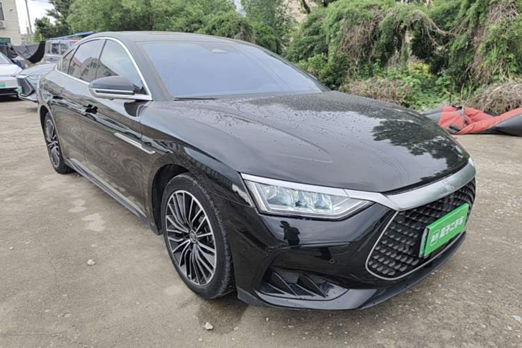 Used BYD Han 2022 DM-i 121KM Luxury Model Front Right 45 Deg