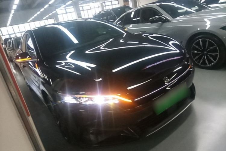 Used BYD Han 2022 EV Genesis Edition 715 km Front-Wheel-Drive Flagship Model Front Right 45 Deg