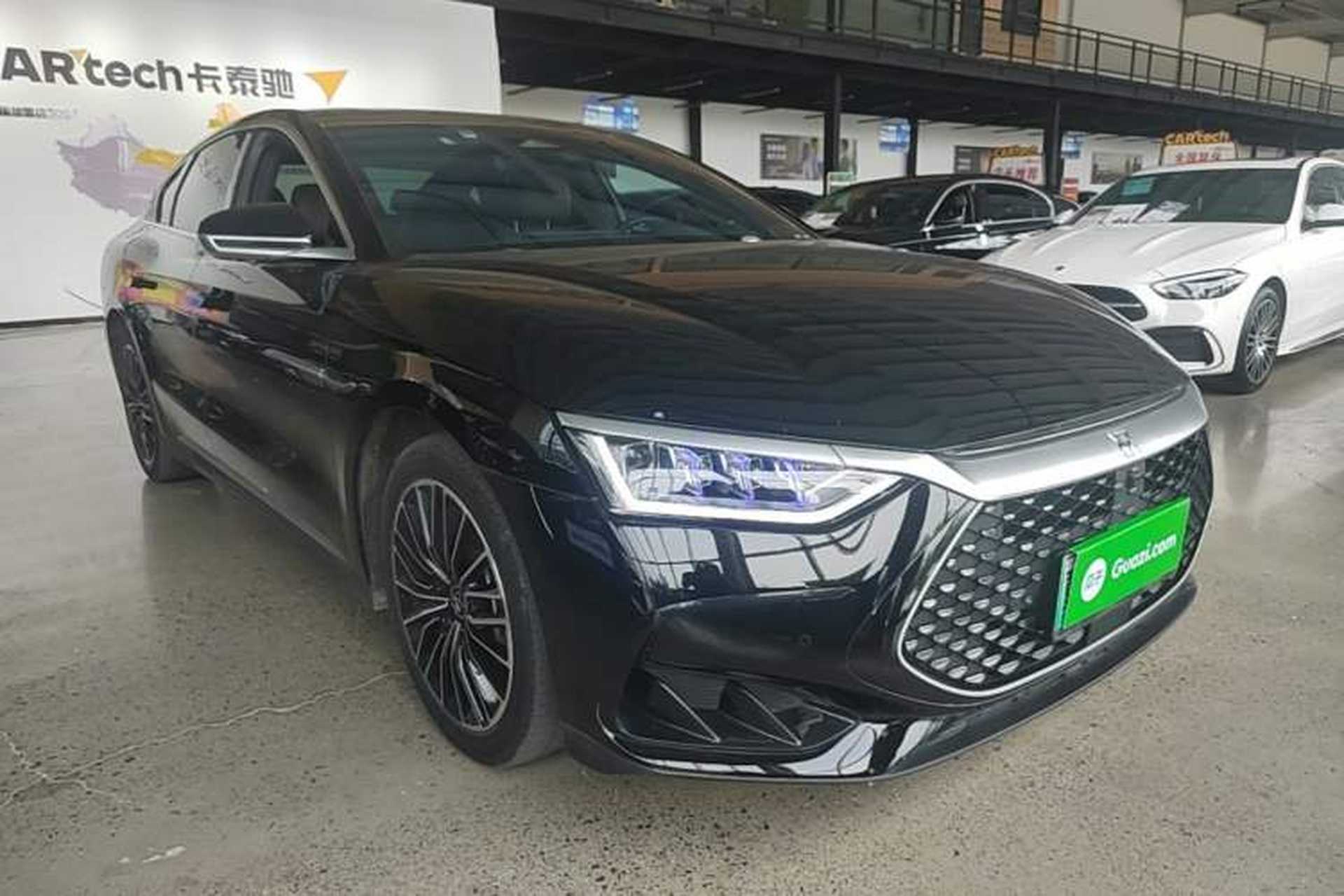 Used BYD Han 2022 DM-i 121KM Prestige Model Front Right 45 Deg