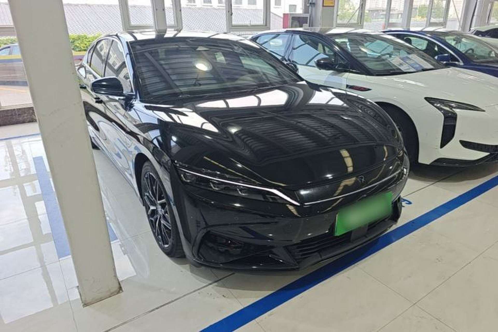 Used BYD Han 2022 EV Genesis Edition 610KM All-Wheel Drive Premium Model Front Right 45 Deg