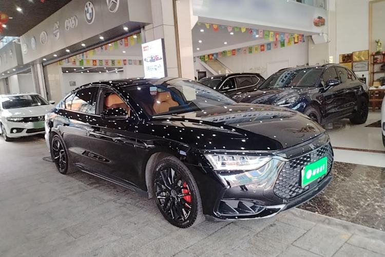 Used BYD Han 2022 DM-p 202km Four-Wheel Drive Flagship Model Front Right 45 Deg