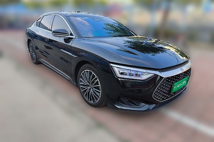 Used BYD Han 2022 DM-i 121KM Prestige Model Front Right 45 Deg