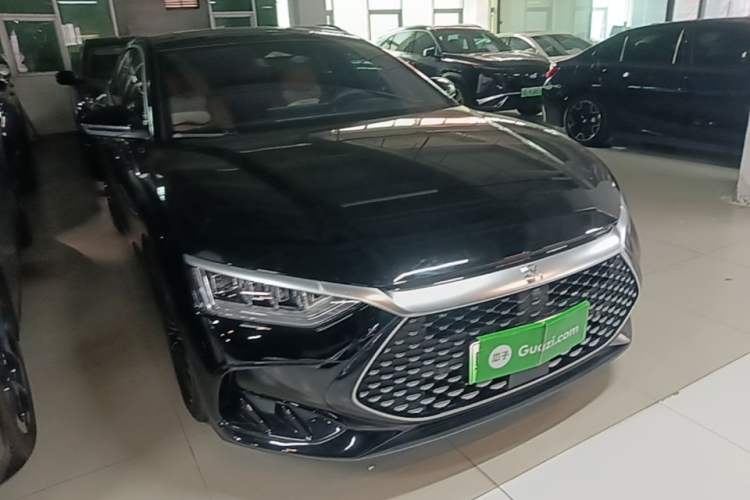 Used BYD Han 2022 DM-i 121KM Luxury Model Front Right 45 Deg