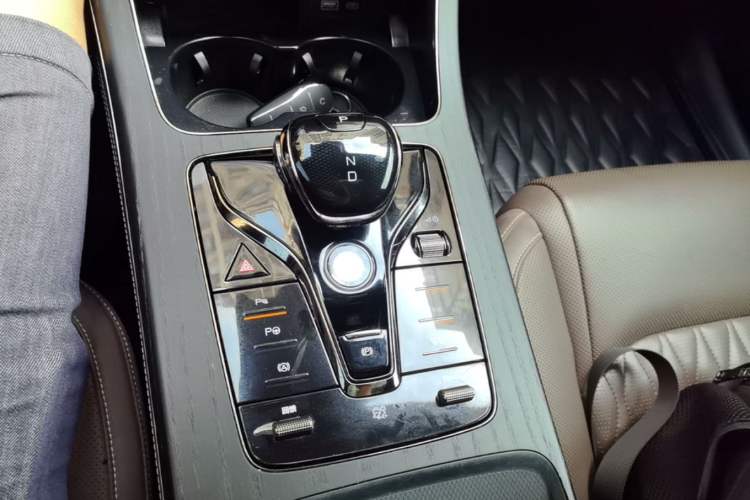 Used BYD Han 2022 EV Genesis Edition 610KM All-Wheel Drive Premium Model Gear Lever