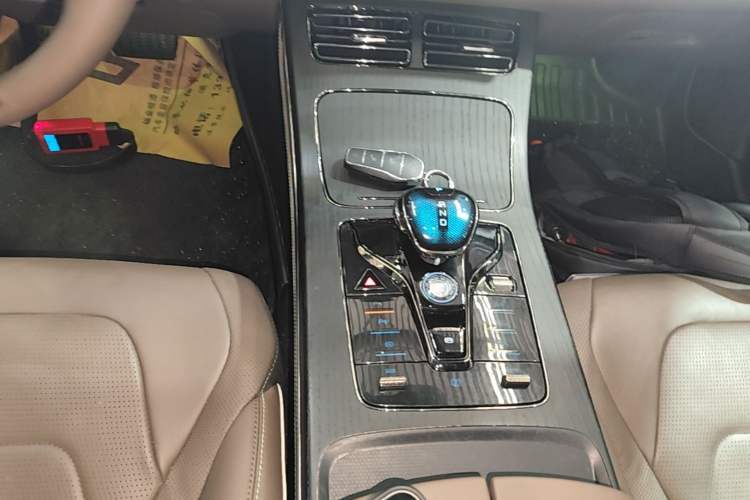 Used BYD Han 2022 EV Genesis Edition 610KM All-Wheel Drive Premium Model Gear Lever