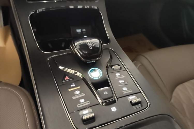 Used BYD Han 2022 EV Genesis Edition 715KM Front-Wheel-Drive Prestige Model Gear Lever