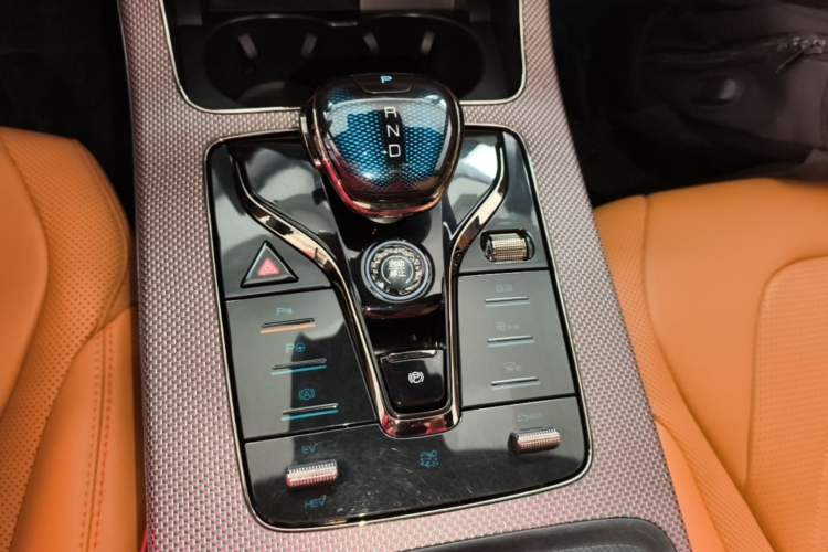 Used BYD Han 2022 DM-p 202km Four-Wheel Drive Flagship Model Gear Lever