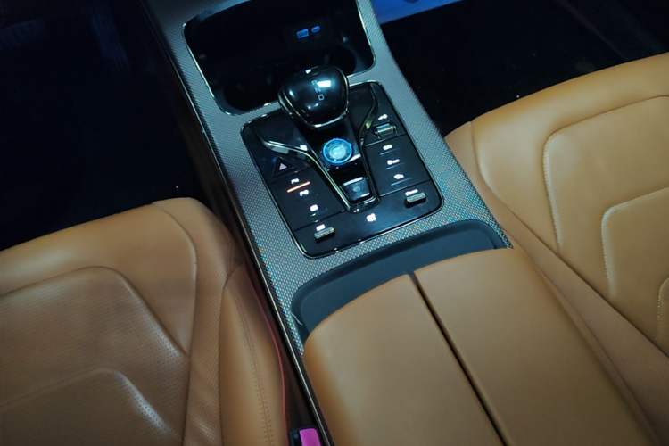 Used BYD Han 2022 EV Genesis Edition 610KM All-Wheel Drive Premium Model Gear Lever