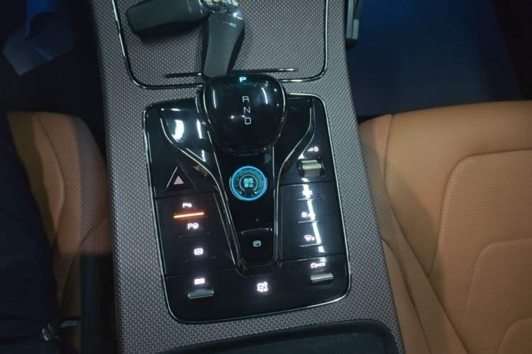 Used BYD Han 2022 EV Genesis Edition 610KM All-Wheel Drive Premium Model Gear Lever